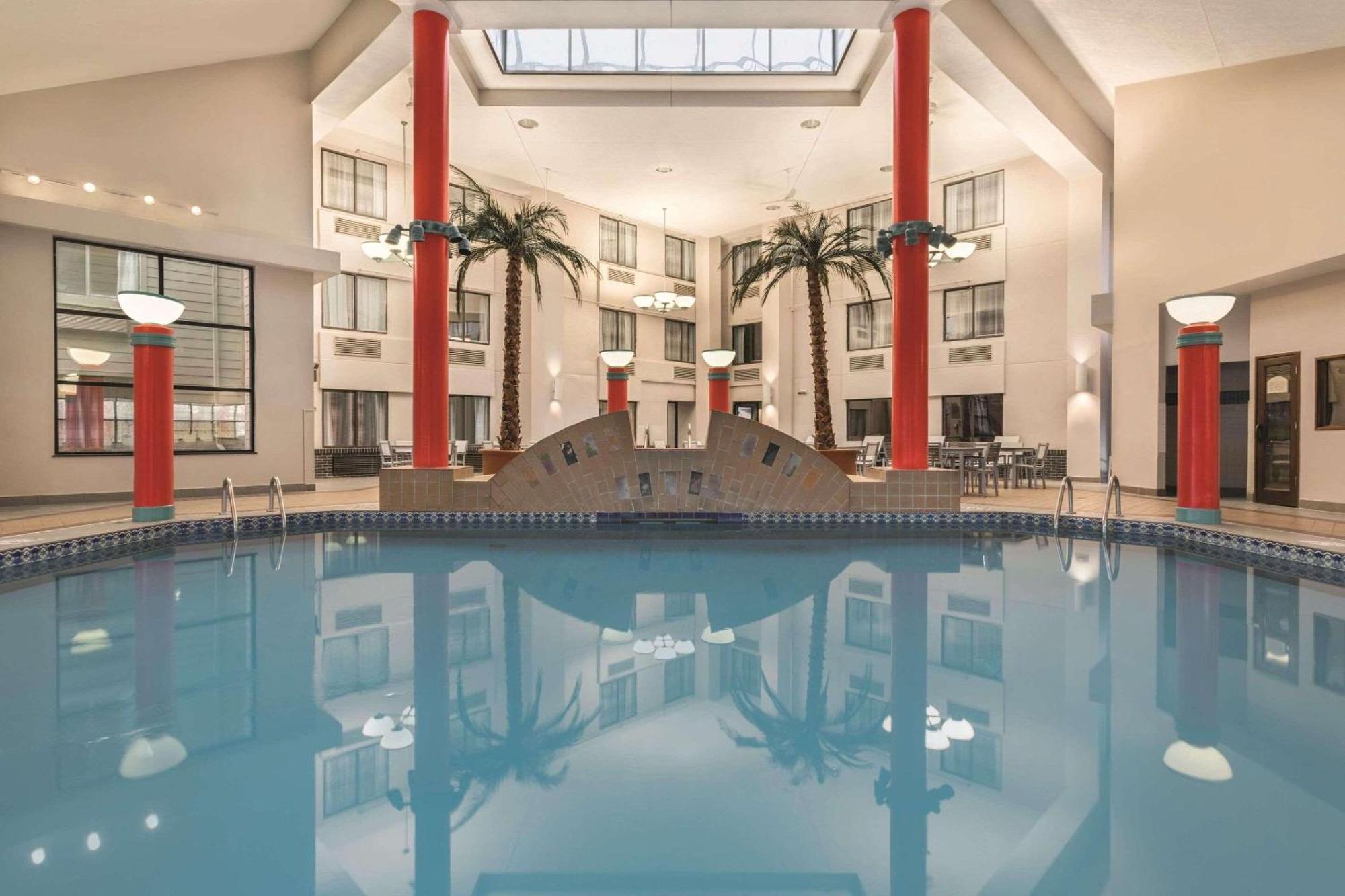 Country Inn & Suites By Radisson, Erie, Pa Kearsarge 외부 사진